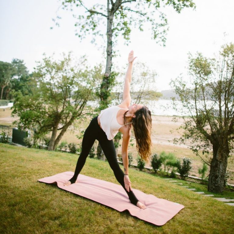 Pilates course facing Hossegor marine lake, Les Hortensias du Lac