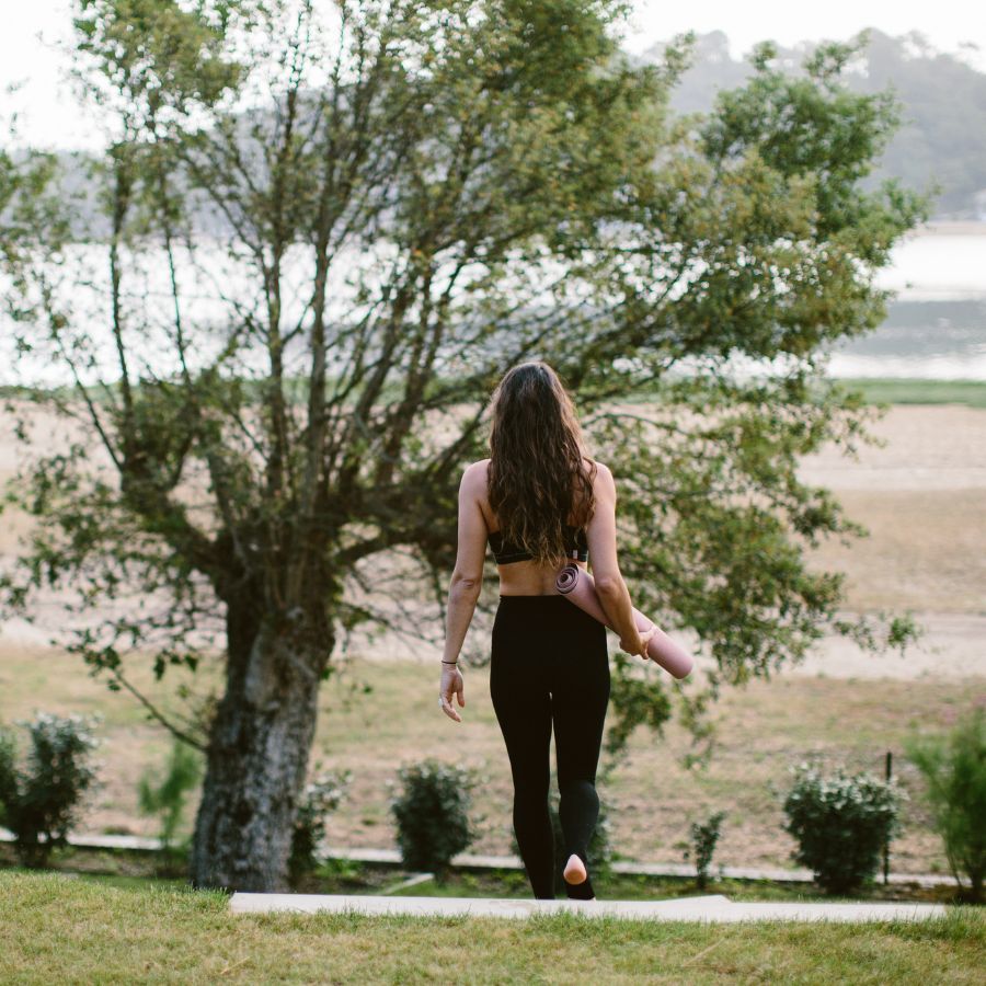Yoga and Pilates classes in front of Hossegor's marine lake, les Hortensias du Lac