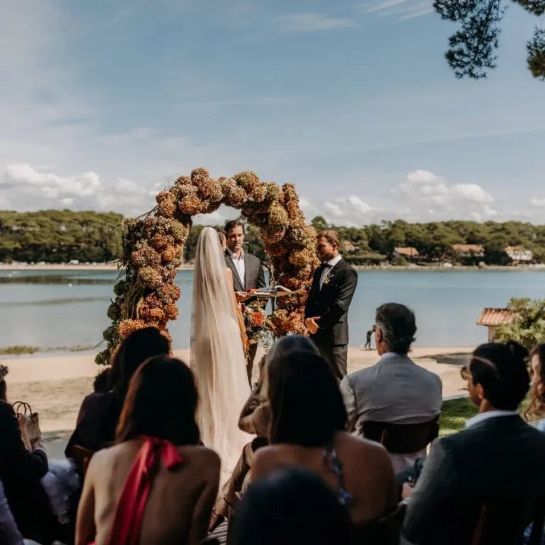 Outdoor wedding at Hortensias du Lac